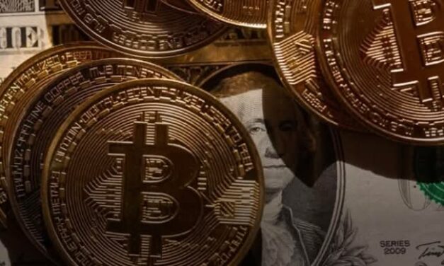 ارتفاع البيتكوين مع تراجع الدولار