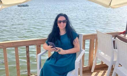 الشاعرة مريم باجوق في قصيدة