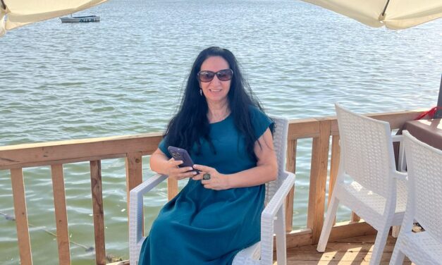 الشاعرة مريم باجوق في قصيدة