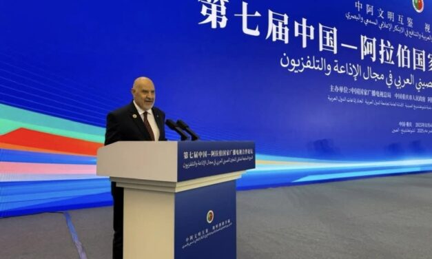 فلحه من الصين: نقترح إنشاء مدينة إعلامية للذكاء الاصطناعي مقرها بيروت