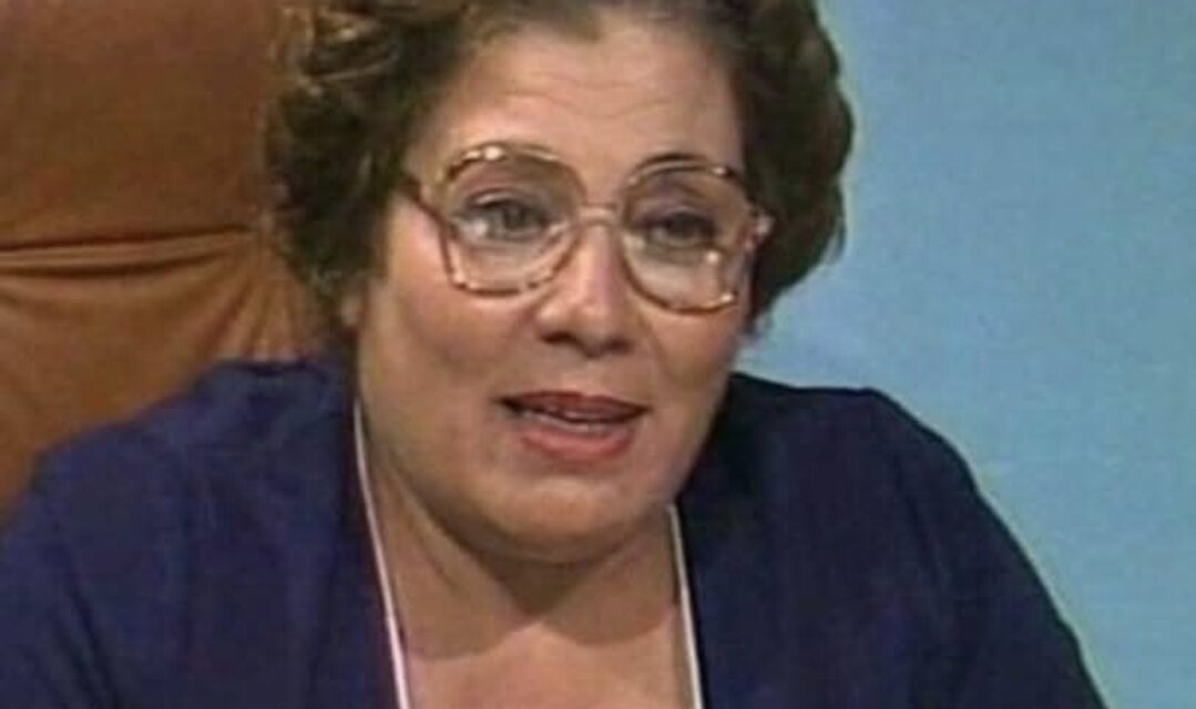 الممثلة القديرة ليلى كرم حضورها ينبض في ذاكرة الدراما اللبنانية، وصوتها يلمع في ذاكرة الوطن والزمن الجميل..